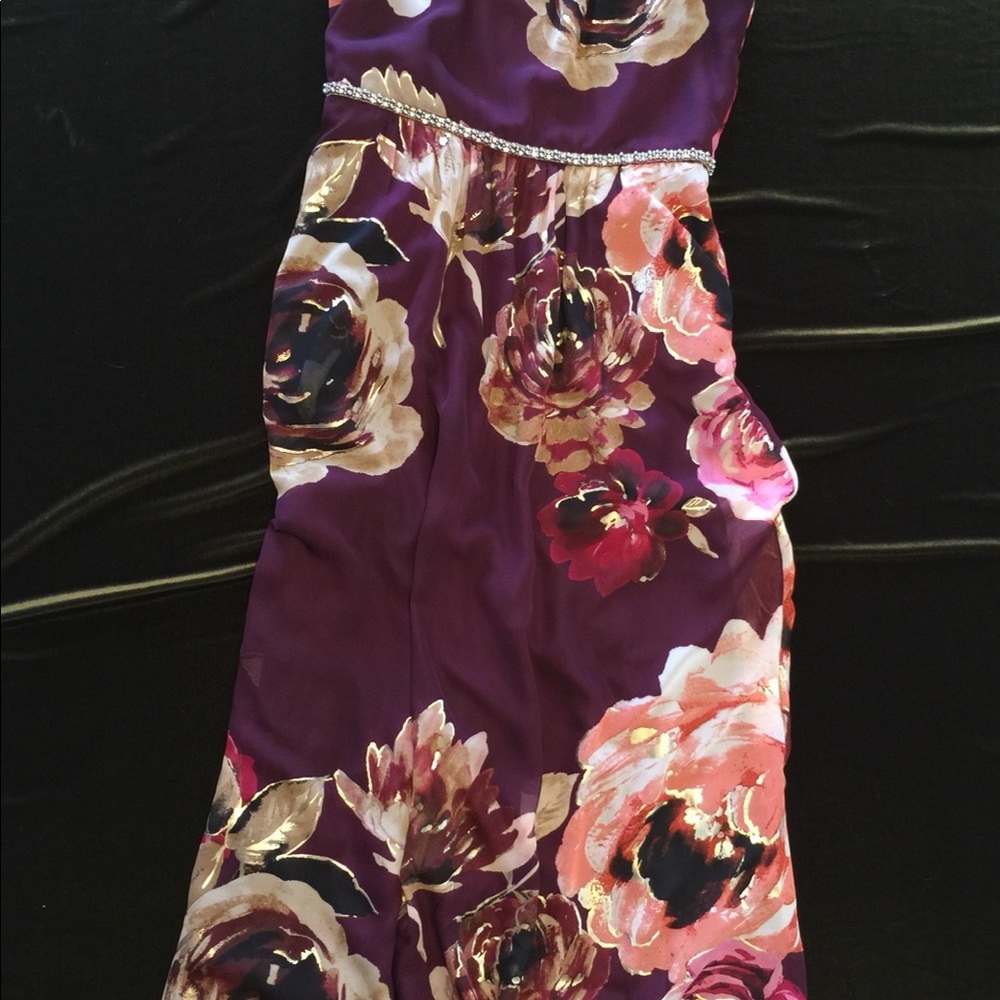 SLNY full length dress. Muted color tones of burgundy and gold.